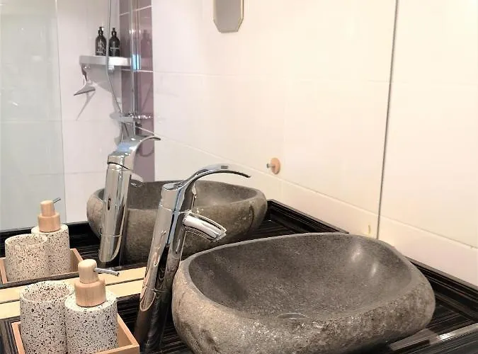 Le Dentan, Au Centre Historique De *